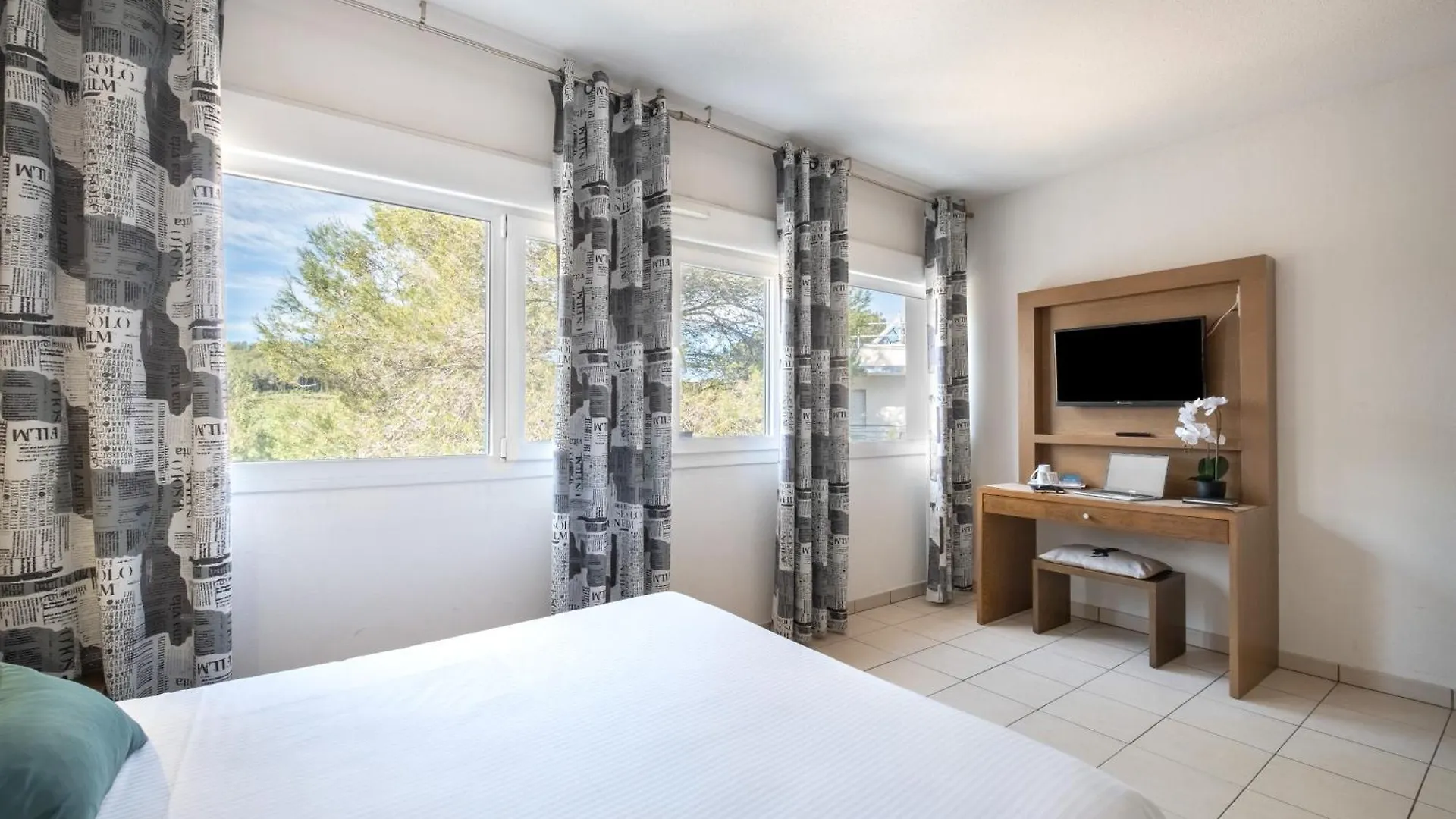 Hotel Zenitude Hôtel-Résidences Le Maestria Antibes